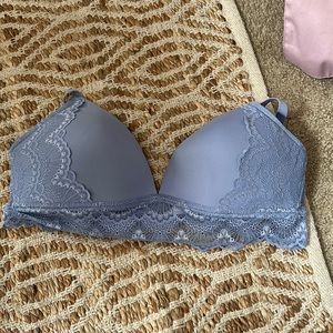 Cute blue bra size 3x with no under wire